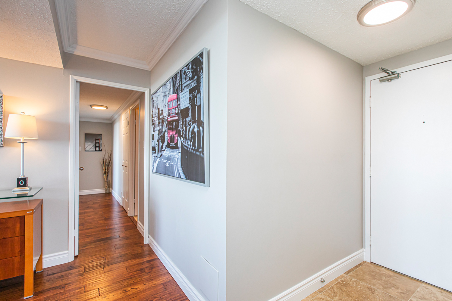 Listing__1530-530-Laurier-Ave-W__02