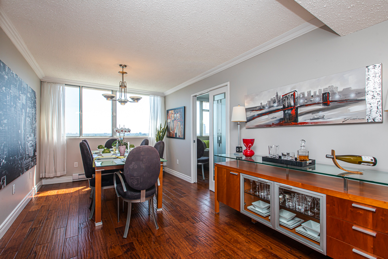 Listing__1530-530-Laurier-Ave-W__06